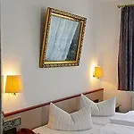 Hotel Zum Kranichsee 3*