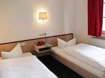 Zum Kranichsee 3*