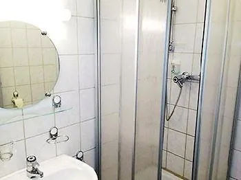 Zum Kranichsee מלון 3*